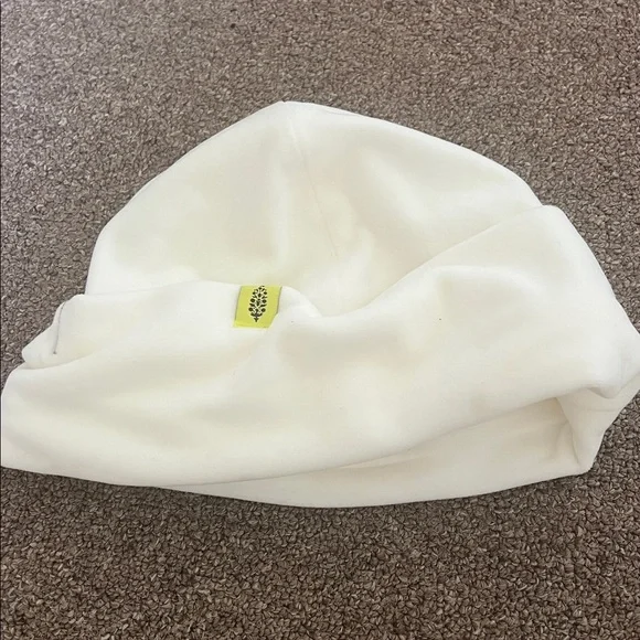 Free people Finish Line Micro Fleece Beanie OS NWOT - Picture 5 of 7